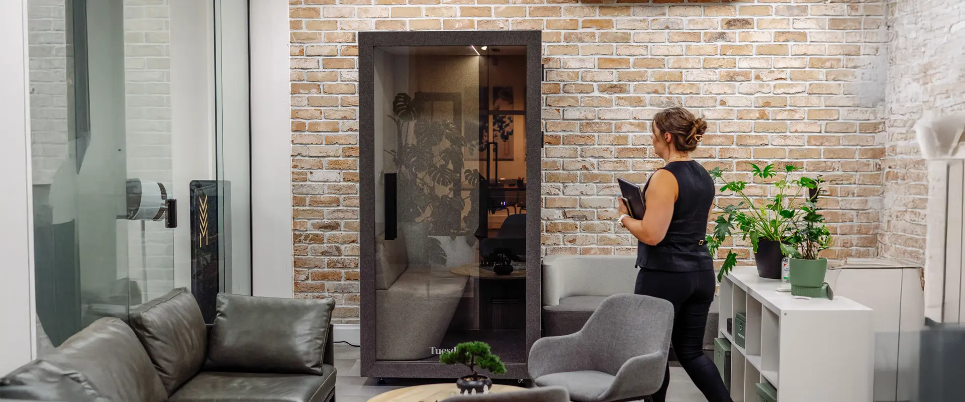Bureau booth installed in an office